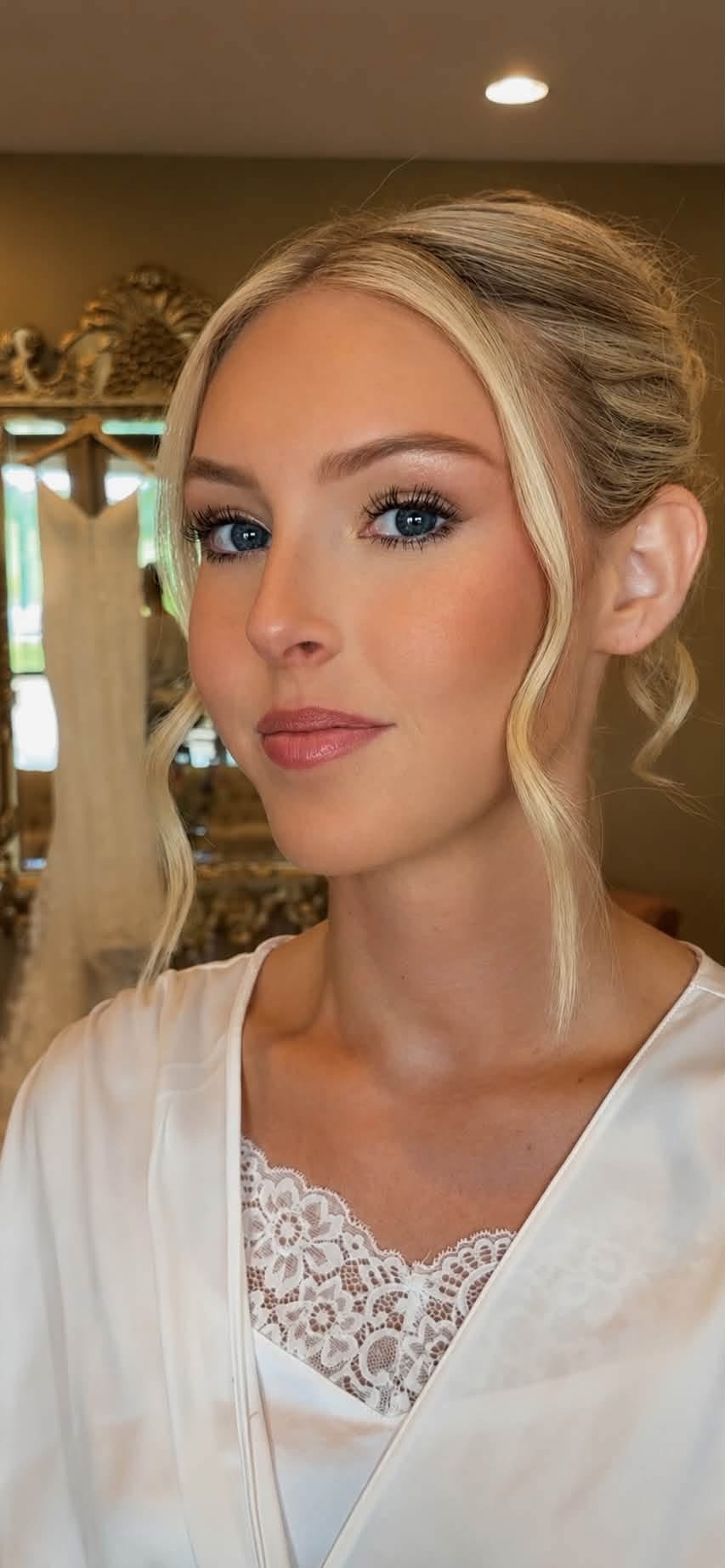 Soft neutral makeup with delicate shimmer